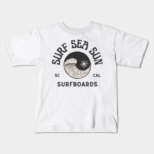 surf sea sun surfboards Kids T-Shirt